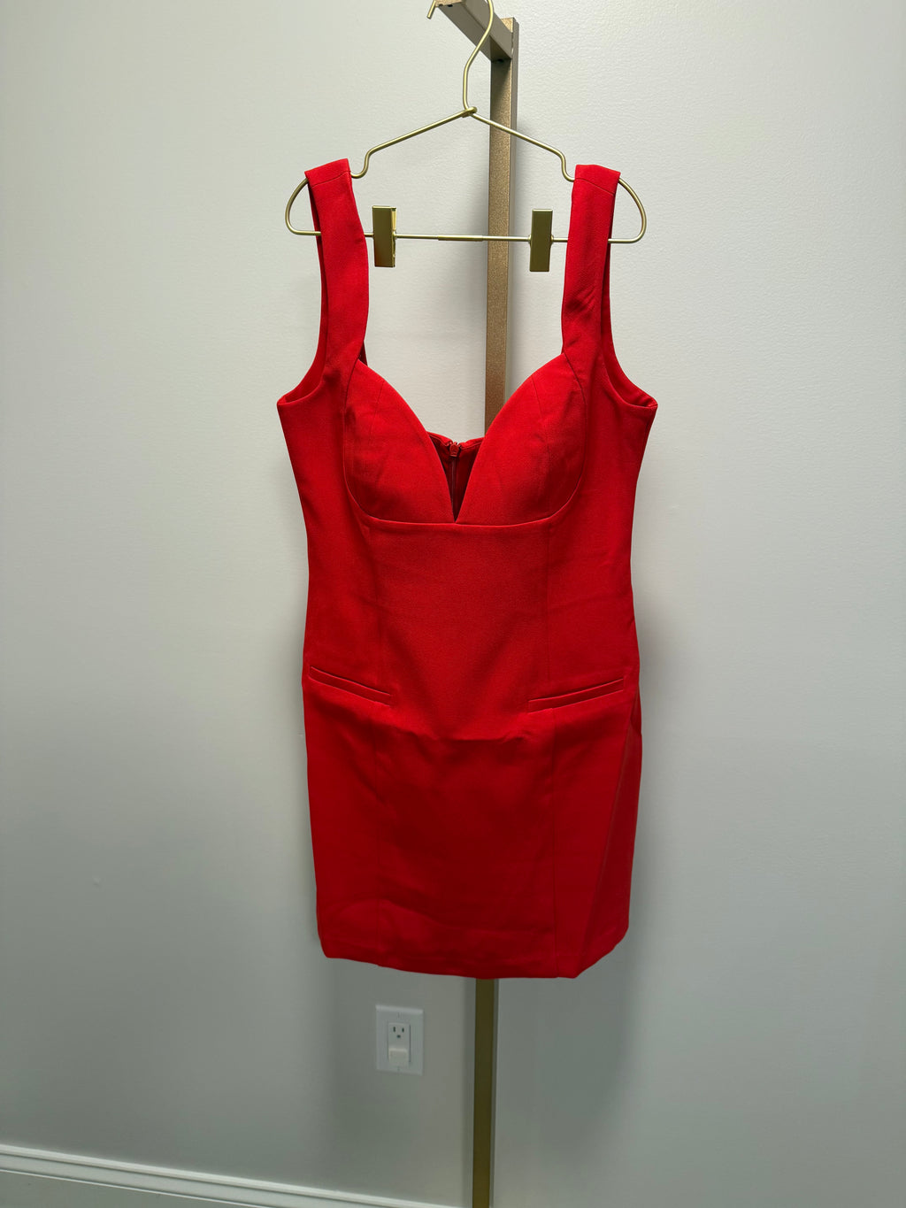 Lady in red 💃✨ Sometimes all you need is a bold color to make a statement. Feeling unstoppable in this look! ❤️»